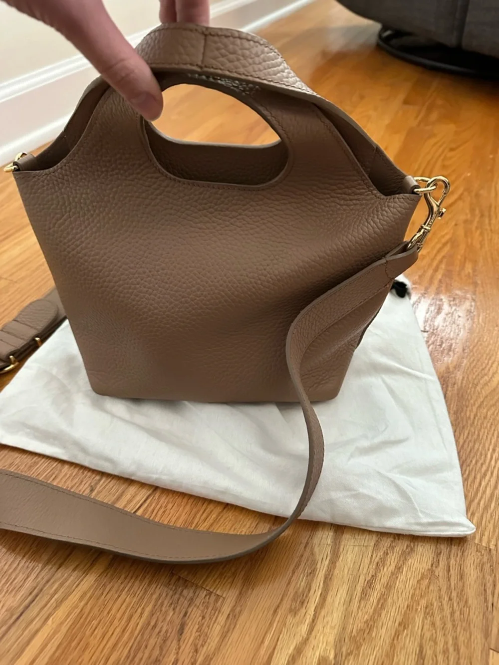 Cuyana Mini System Tote - cappuccino color - Picture 4 of 12